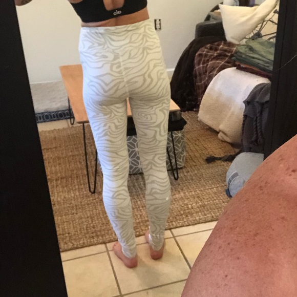 Alo yoga airbrush legging - Picture 3 of 4